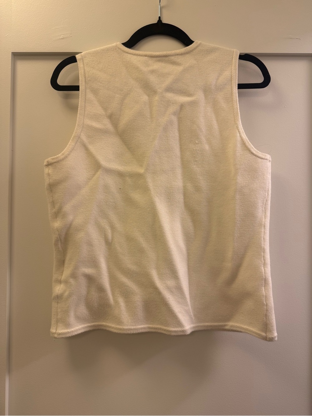 Abercrombie & Fitch Ivory Sleeveless Button-Front Knit Vest - Picture 2 of 2